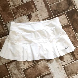 White Nike medium tennis skirt